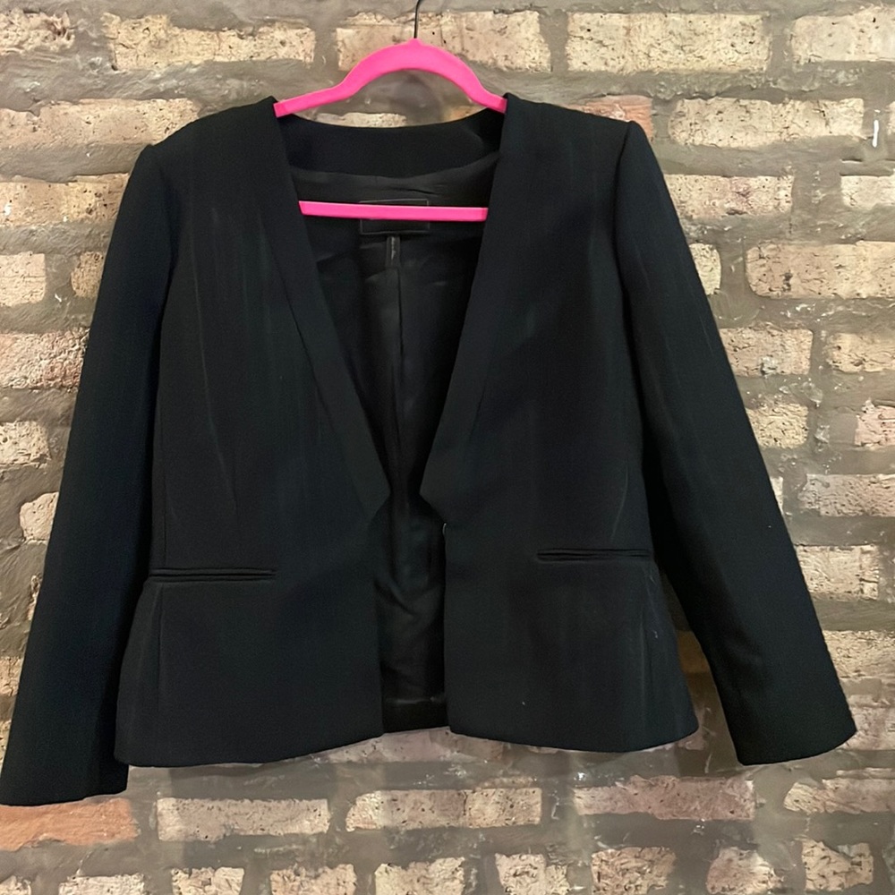 BCBG Max Azaria navy Black patterned crop blazer